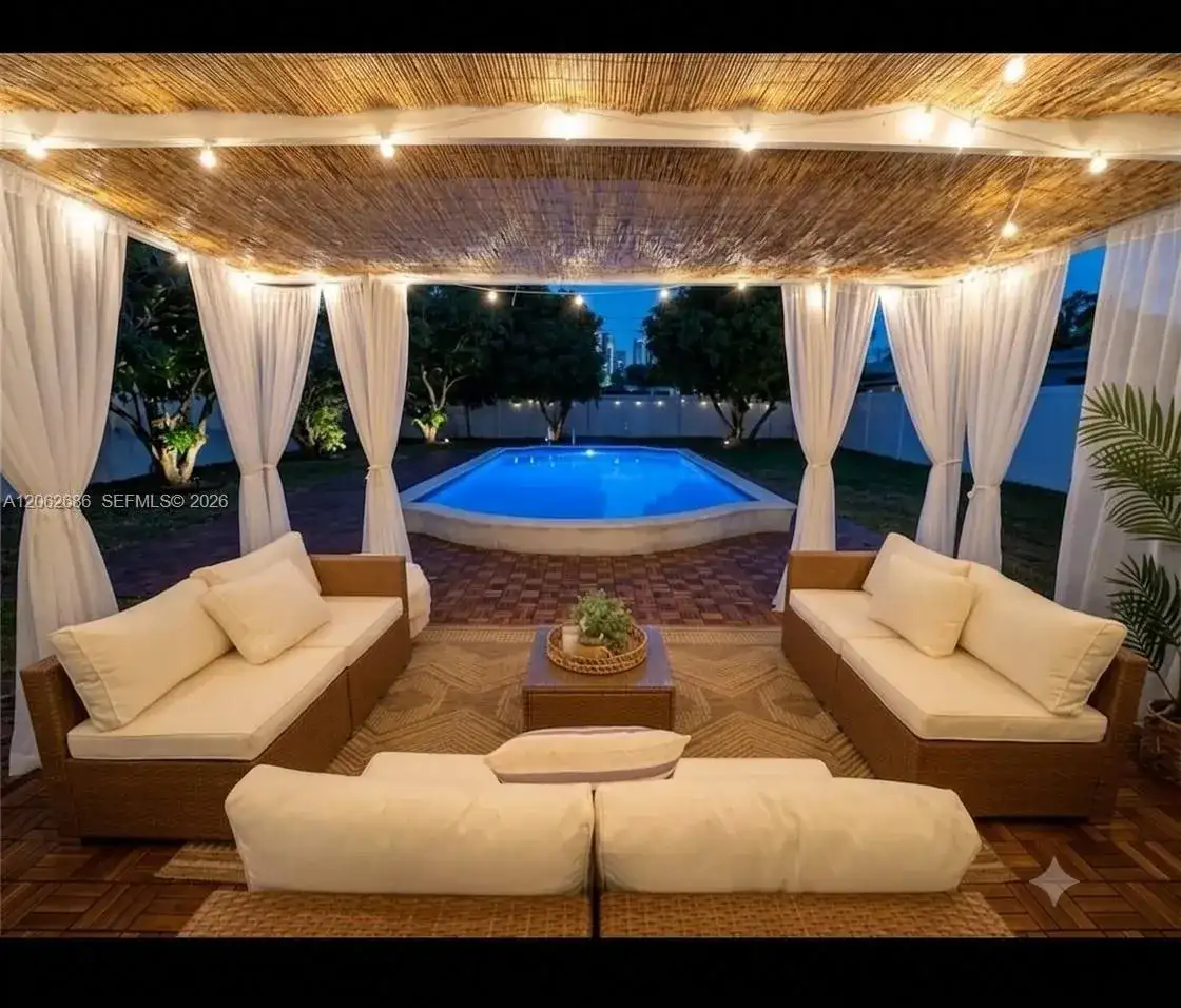 1415 Garfield St, Hollywood FL 33020 photo 2
