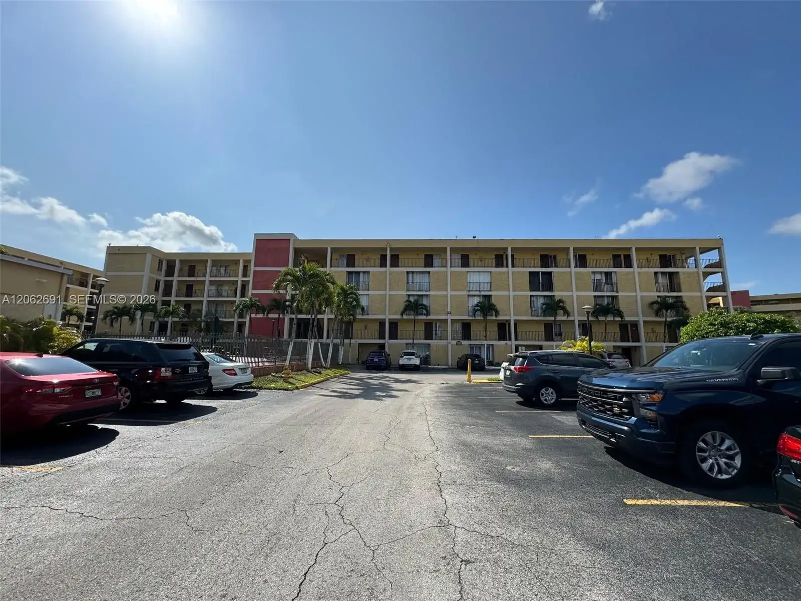 9240 Fontainebleau Blvd # 204, Miami FL 33172 photo 2
