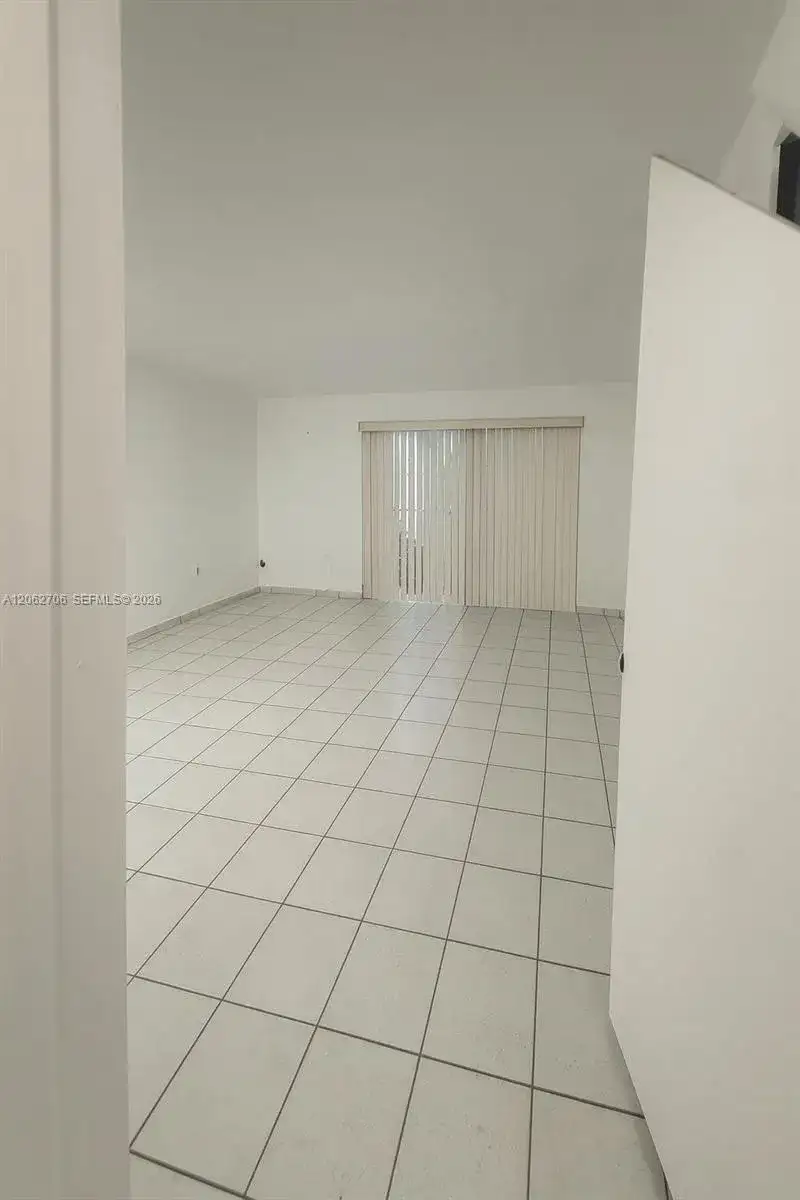 8170 NW 10th St # 2, Miami FL 33126 photo 2