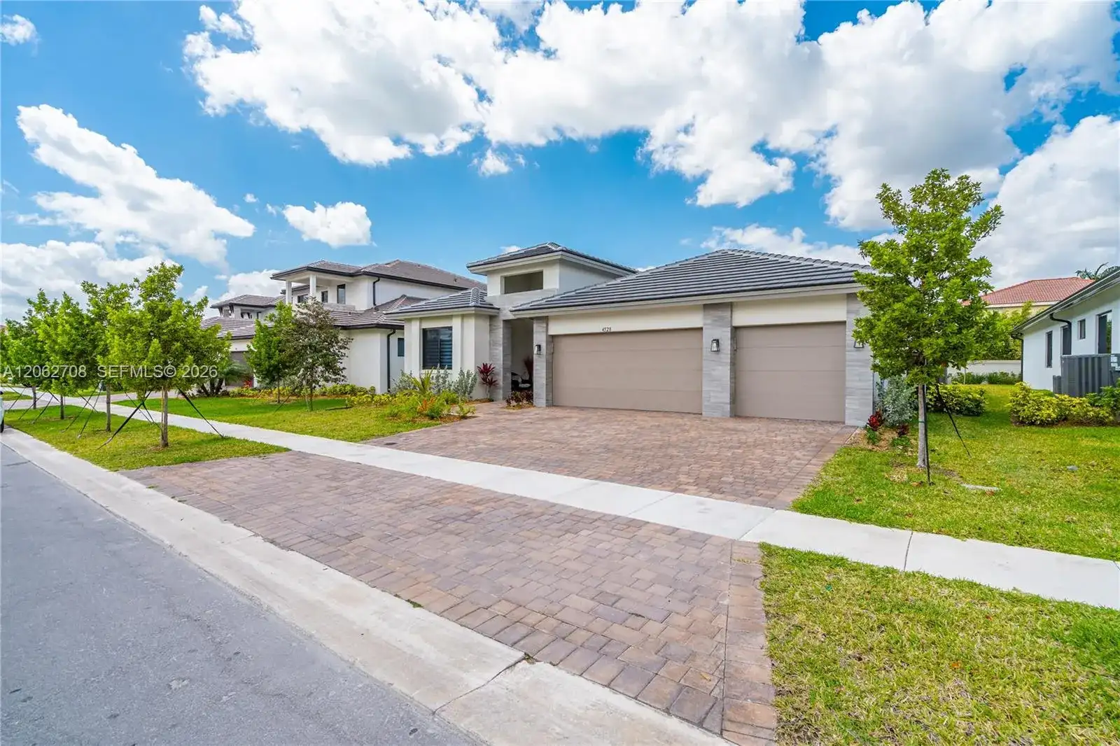 4528 SW 178th Ave, Miramar FL 33029 photo 2