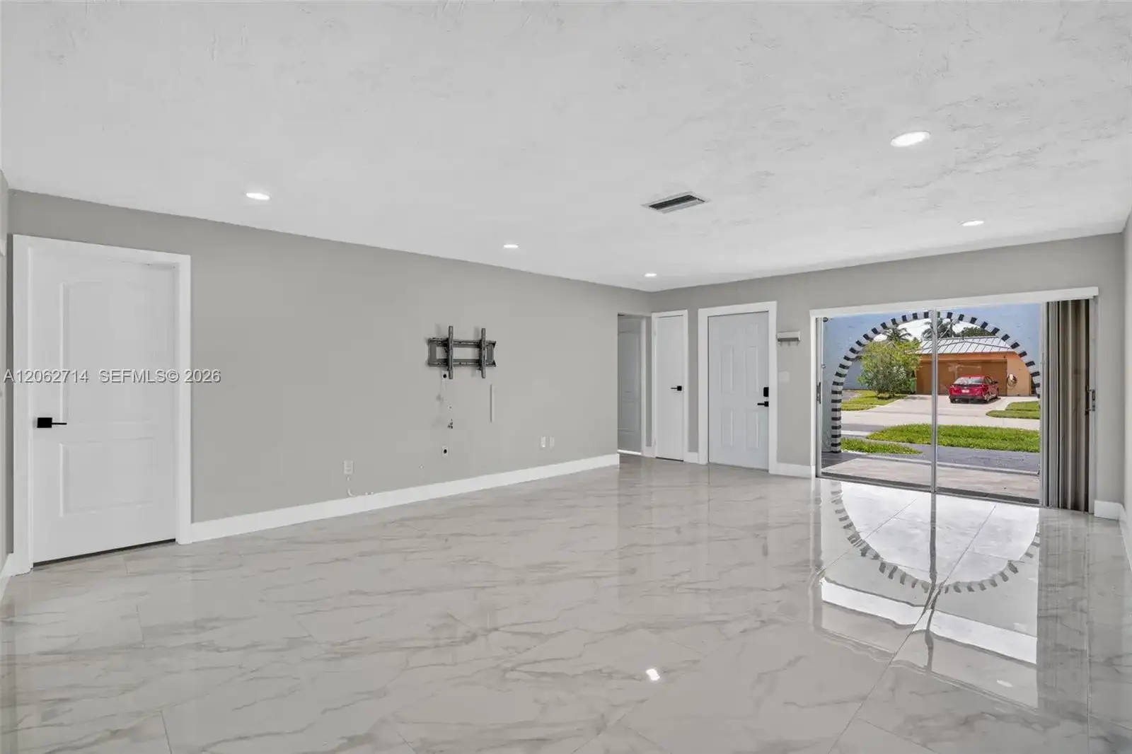 9531 NW 20th Pl, Sunrise FL 33322 photo 3