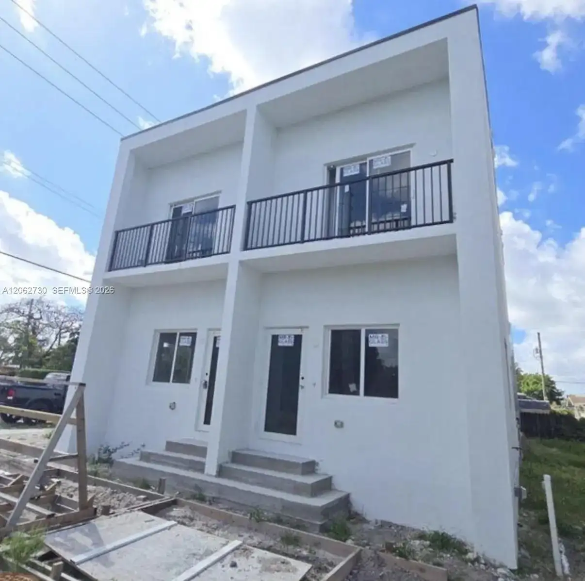 394 NE 174th St, North Miami Beach FL 33162 photo 2