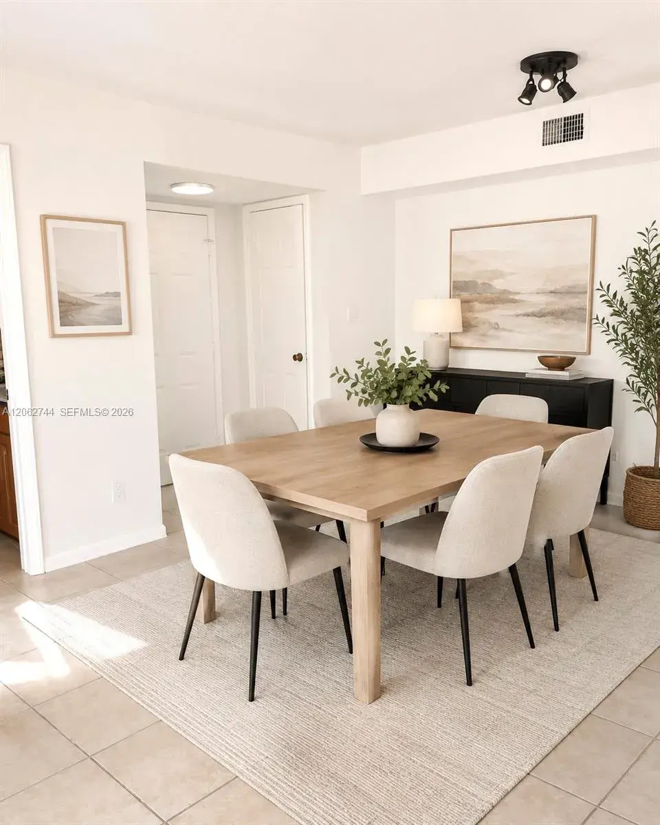 560 S Park # 23, Hollywood FL 33021