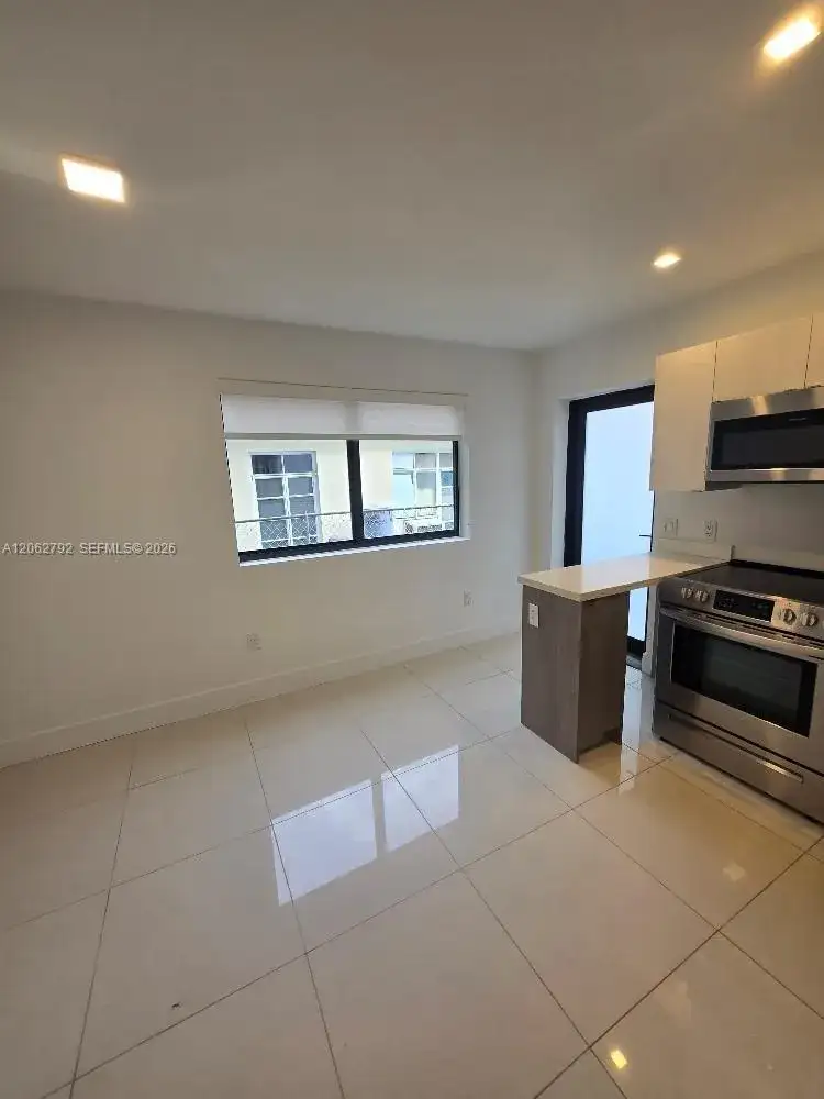 1971 Bay Dr # 110, Miami Beach FL 33141 photo 3
