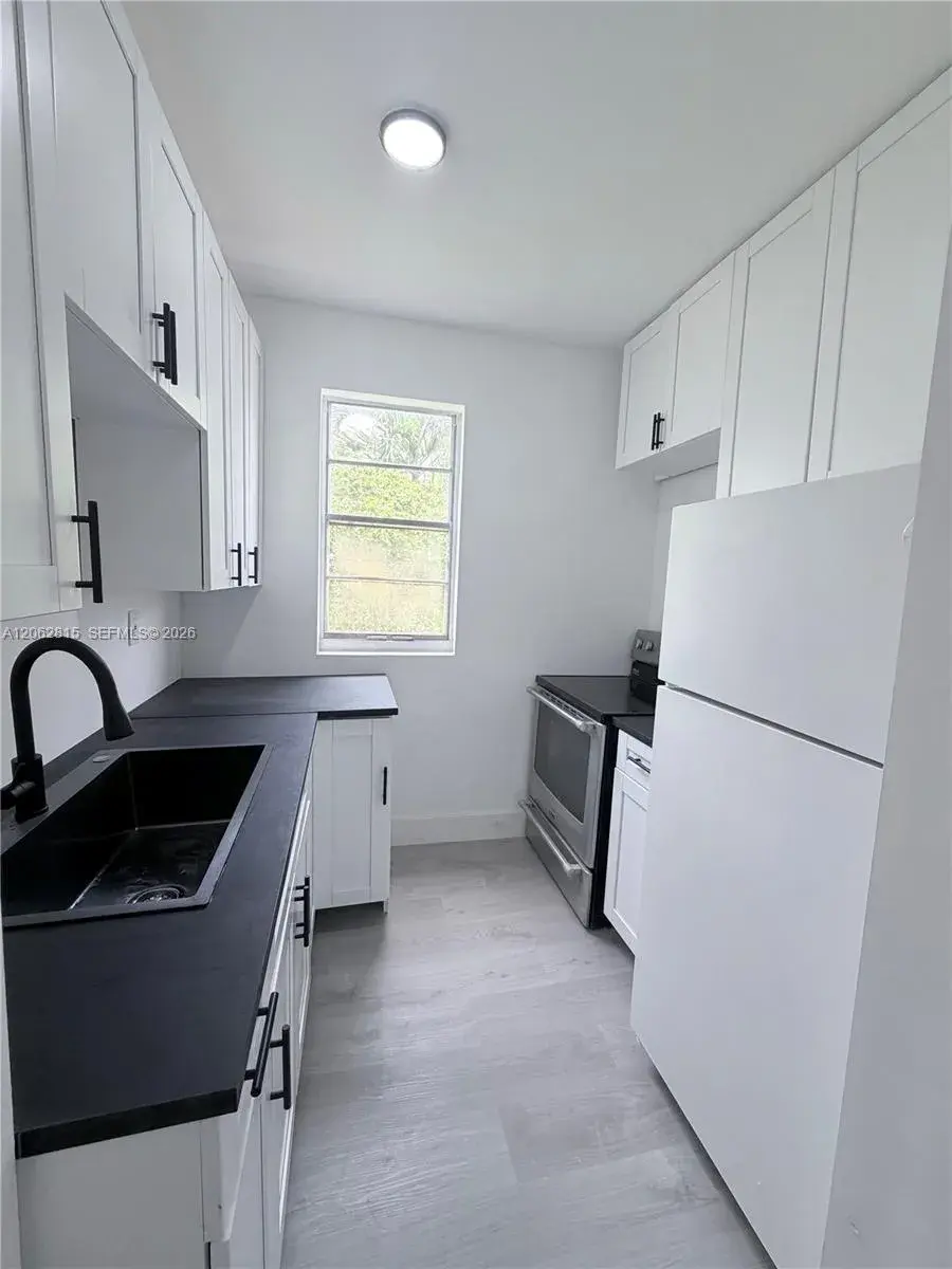 1560 SW 5th St # 7, Miami FL 33135 photo 2