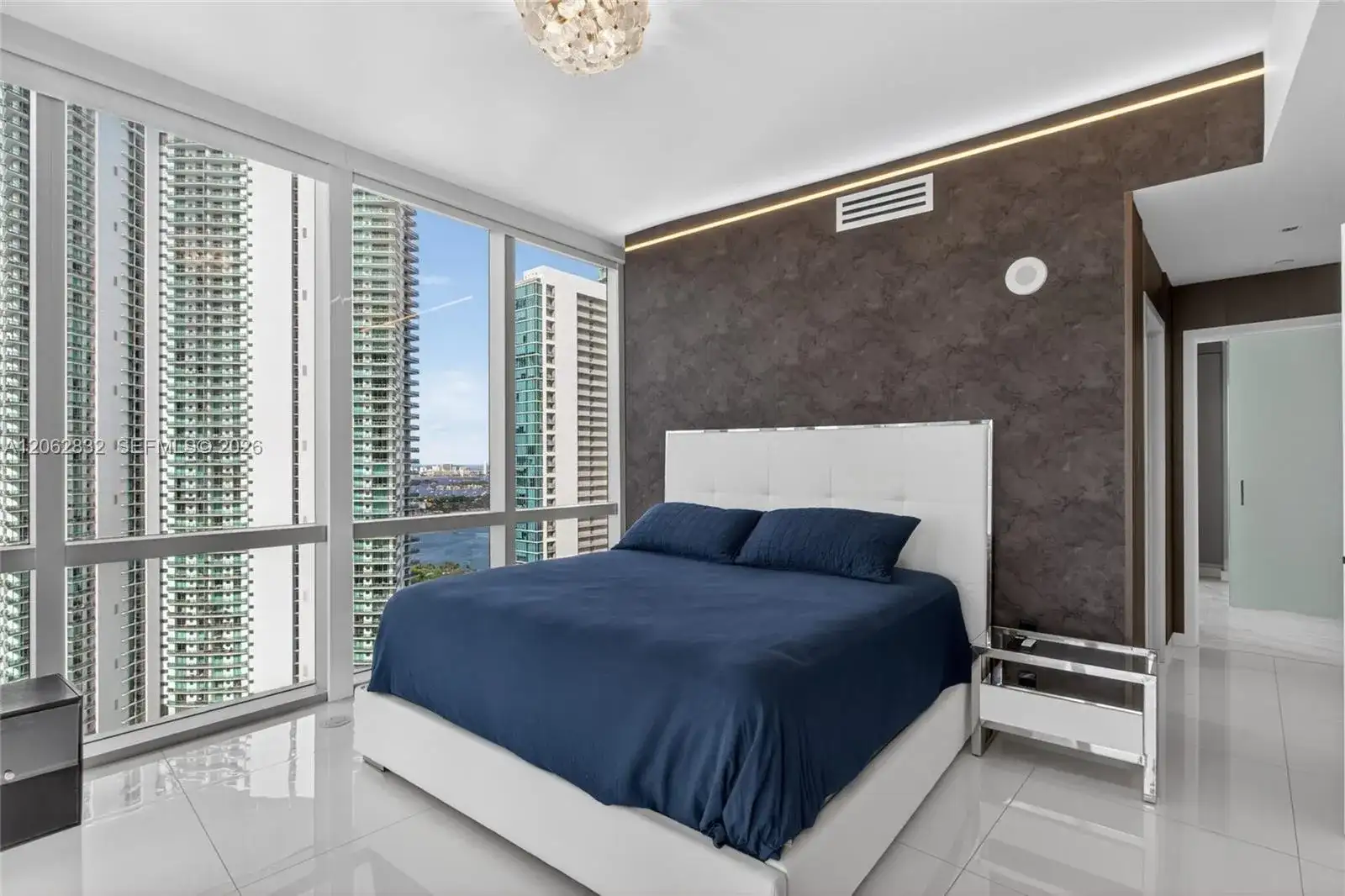 851 NE 1st Ave # 3201, Miami FL 33132 photo 4