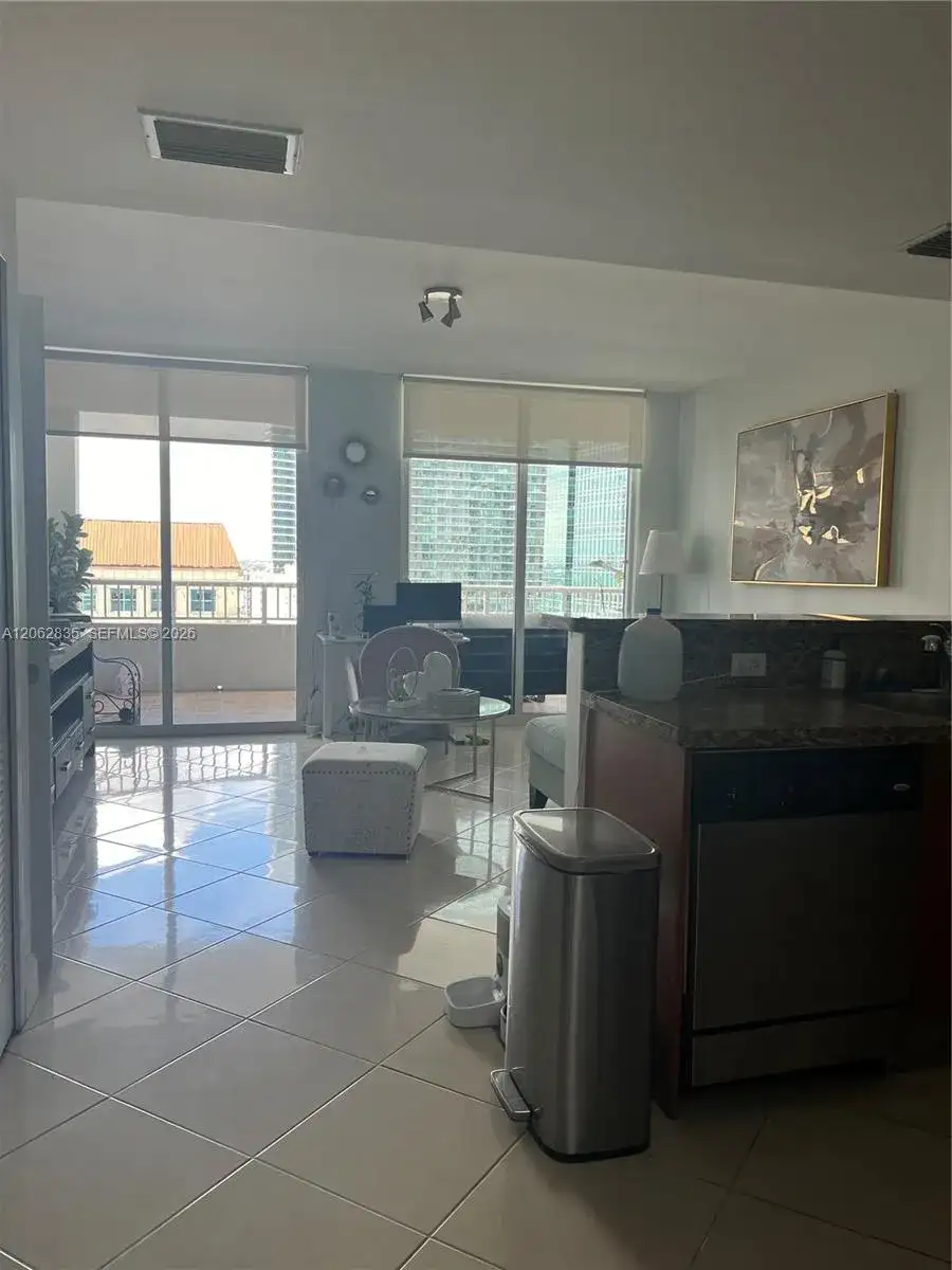 170 SE 14th St # 2007, Miami FL 33131 photo 2