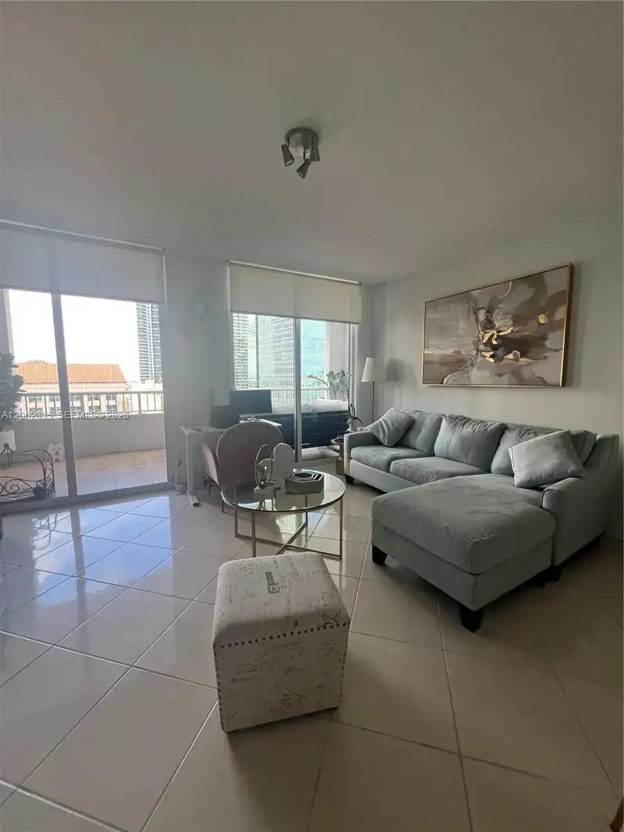 170 SE 14th St # 2007, Miami FL 33131 photo 3