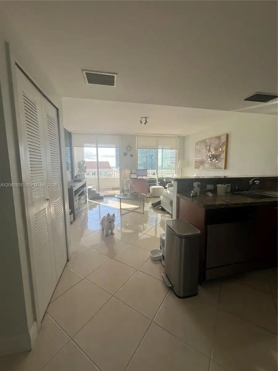 170 SE 14th St # 2007, Miami FL 33131 photo 4