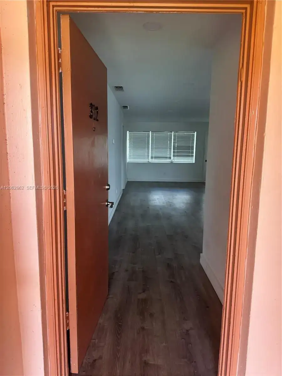 19001 NE 14th Ave # 312, Miami FL 33179 photo 3