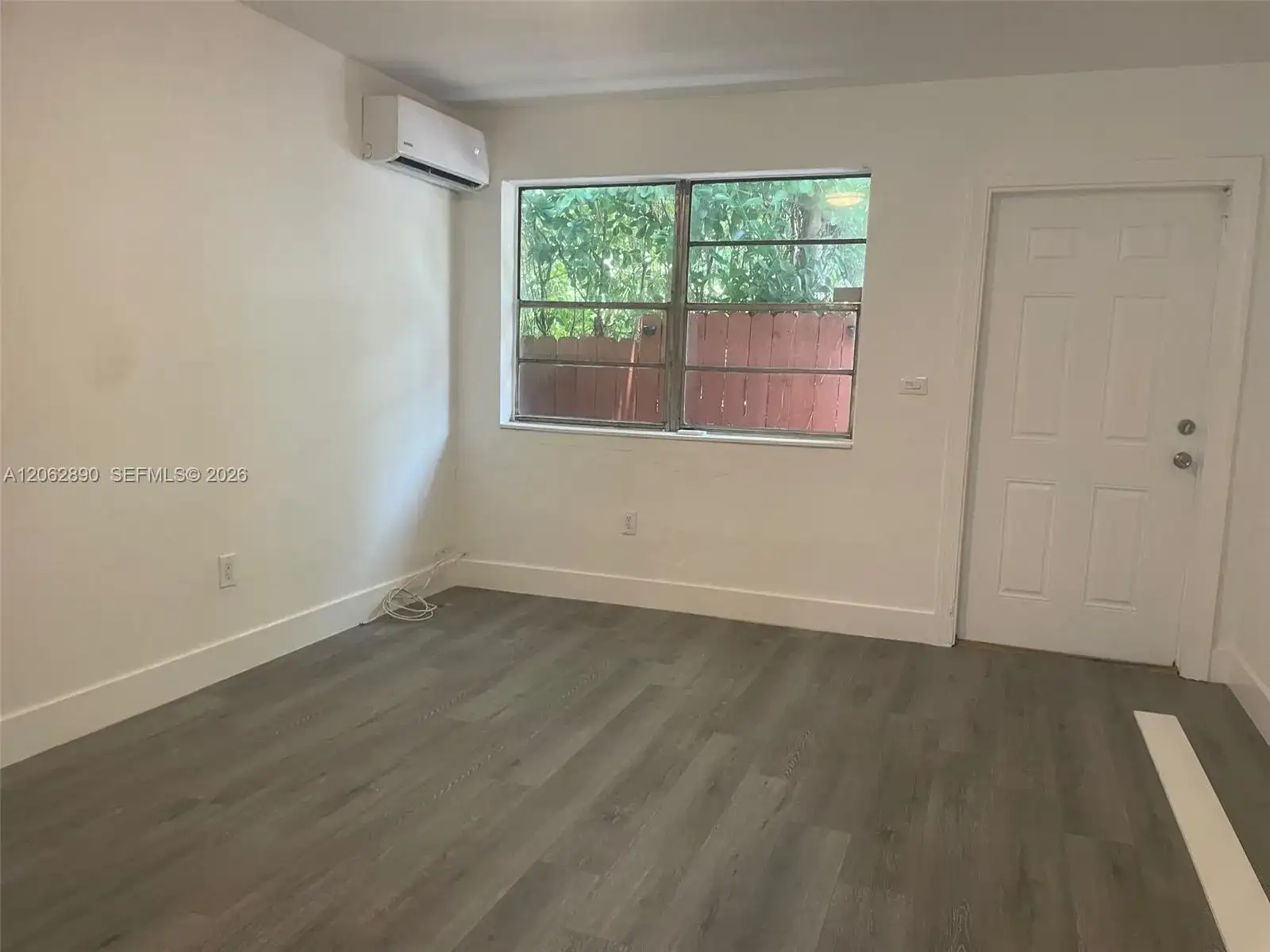 1831 NW 41st St, Miami FL 33142 photo 2