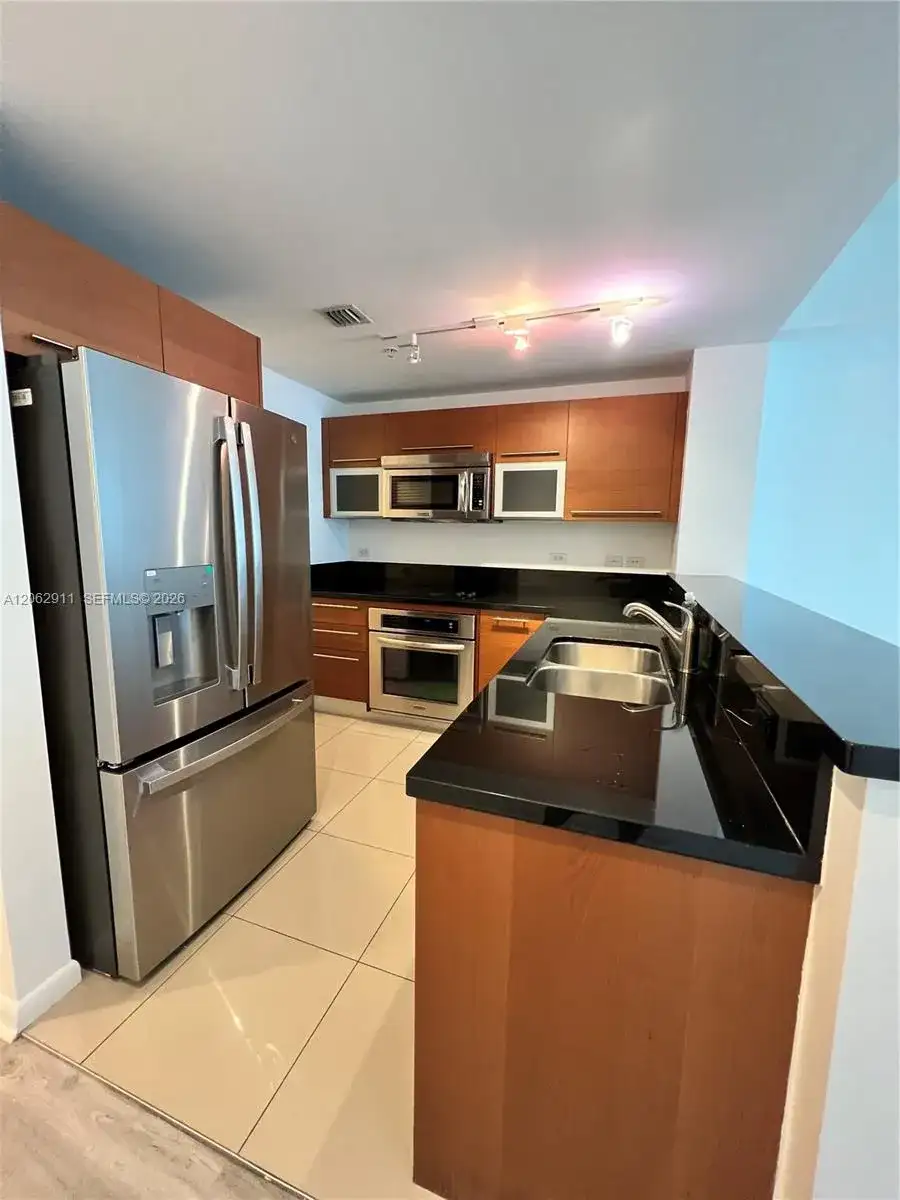 244 Biscayne Blvd # 2609, Miami FL 33132 photo 4