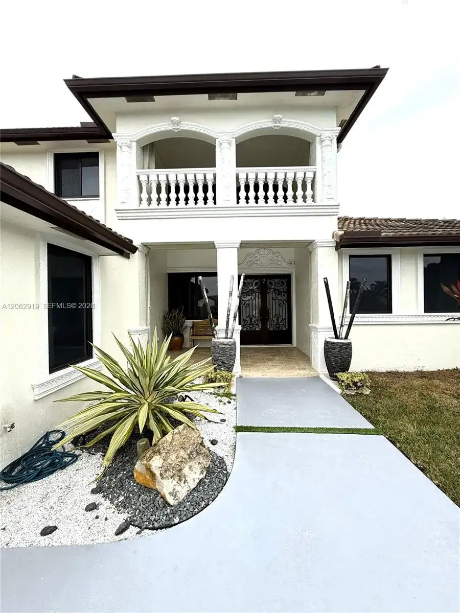 16137 SW 154th Ct, Miami FL 33187 photo 3