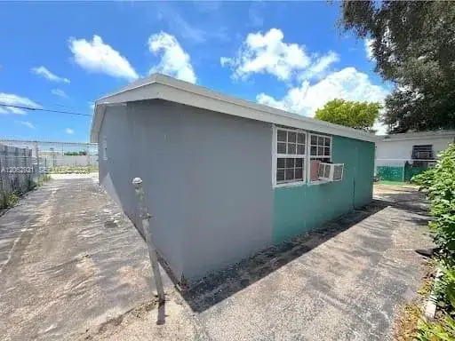 2991 NW 43rd Ter, Miami FL 33142 photo 3
