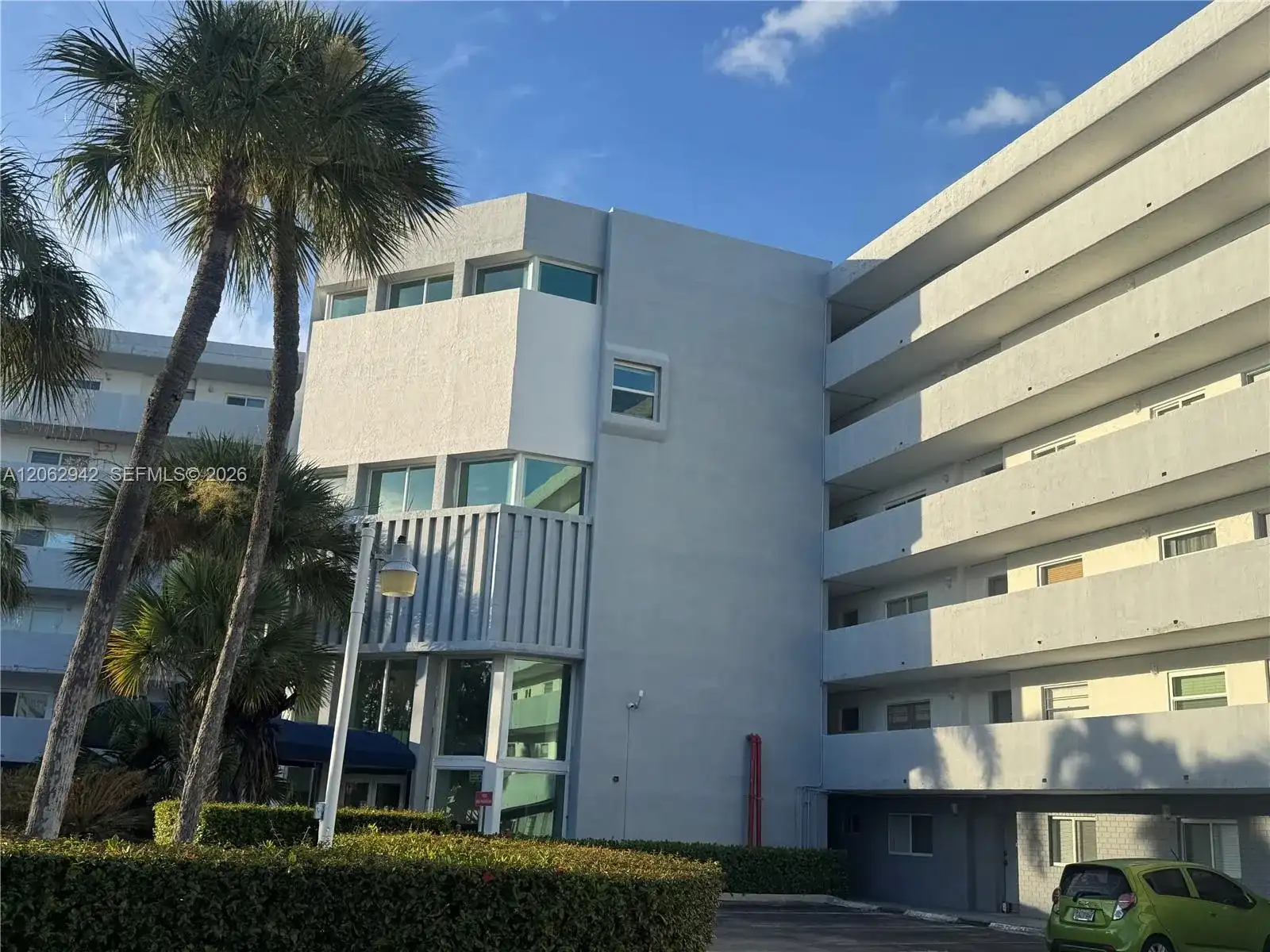 4000 NE 170th St # 606, North Miami Beach FL 33160