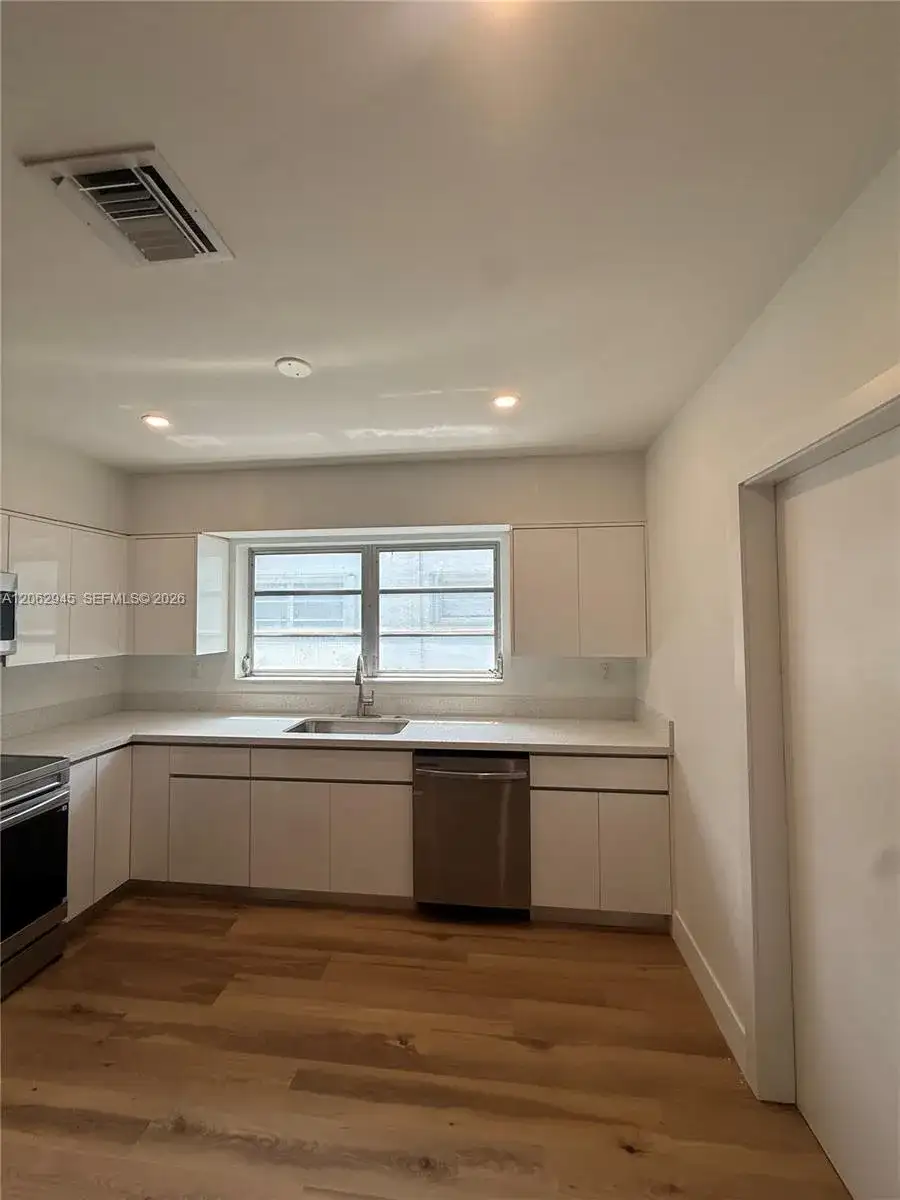 1532 Trillo Ave, Coral Gables FL 33146 photo 5