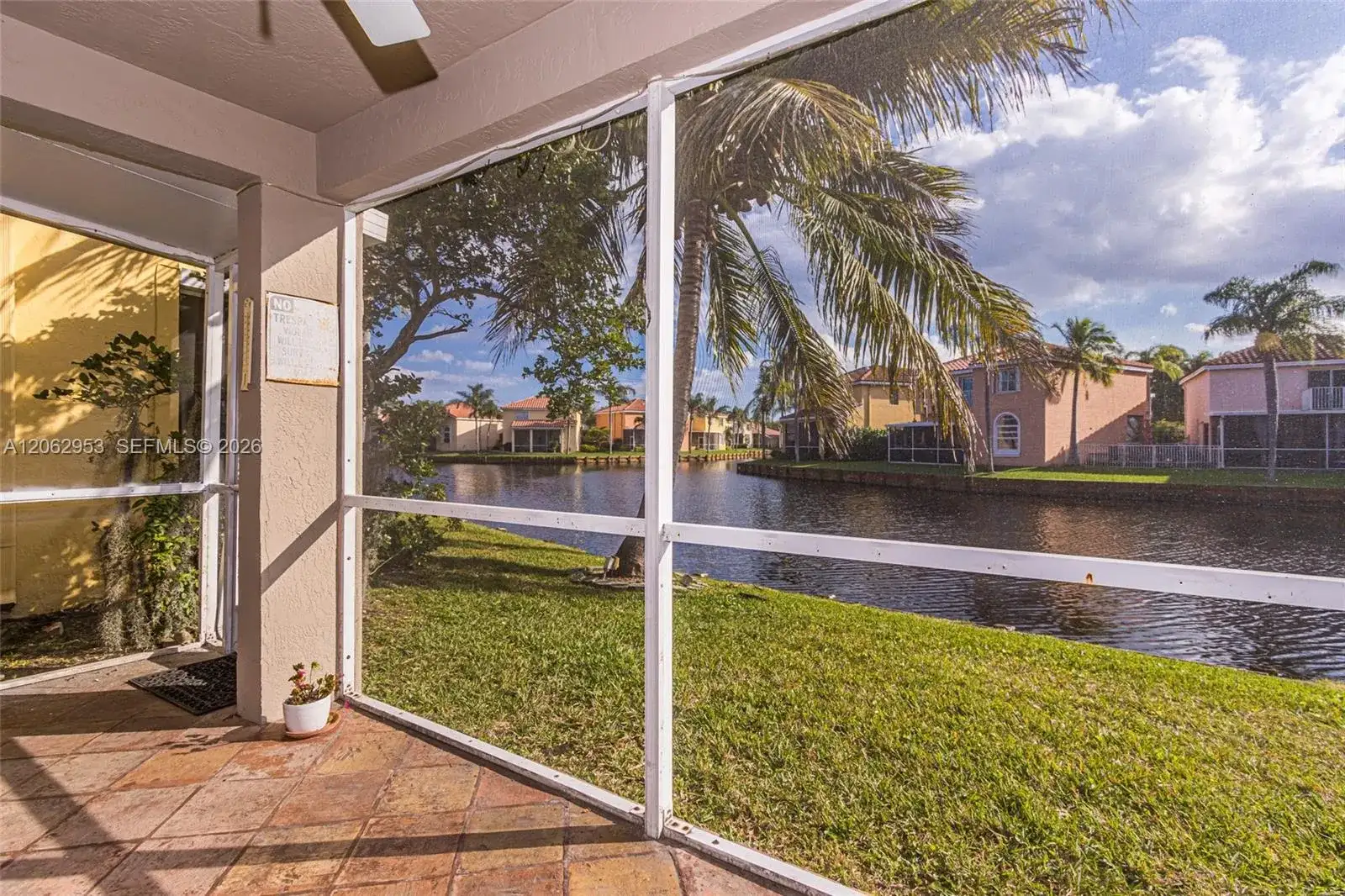 1540 N Trafalgar Cir, Hollywood FL 33020 photo 3