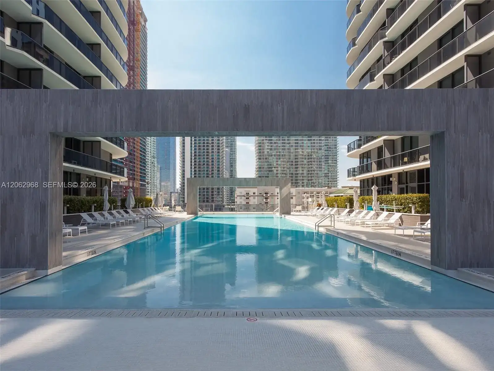 55 SW 9th St # 3507, Miami FL 33130 photo 2