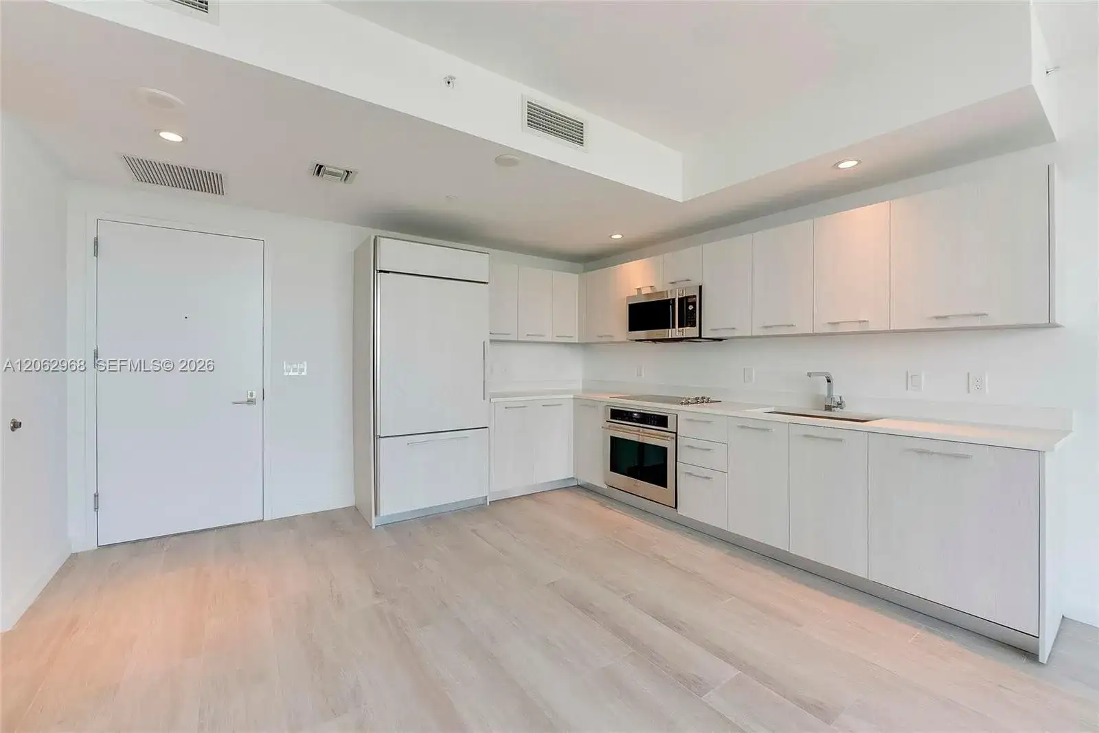55 SW 9th St # 3507, Miami FL 33130 photo 5