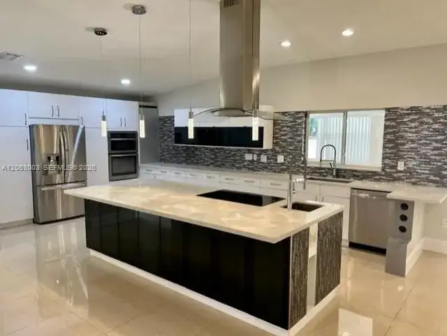 9845 NW 25th Ter, Doral FL 33172 photo 4