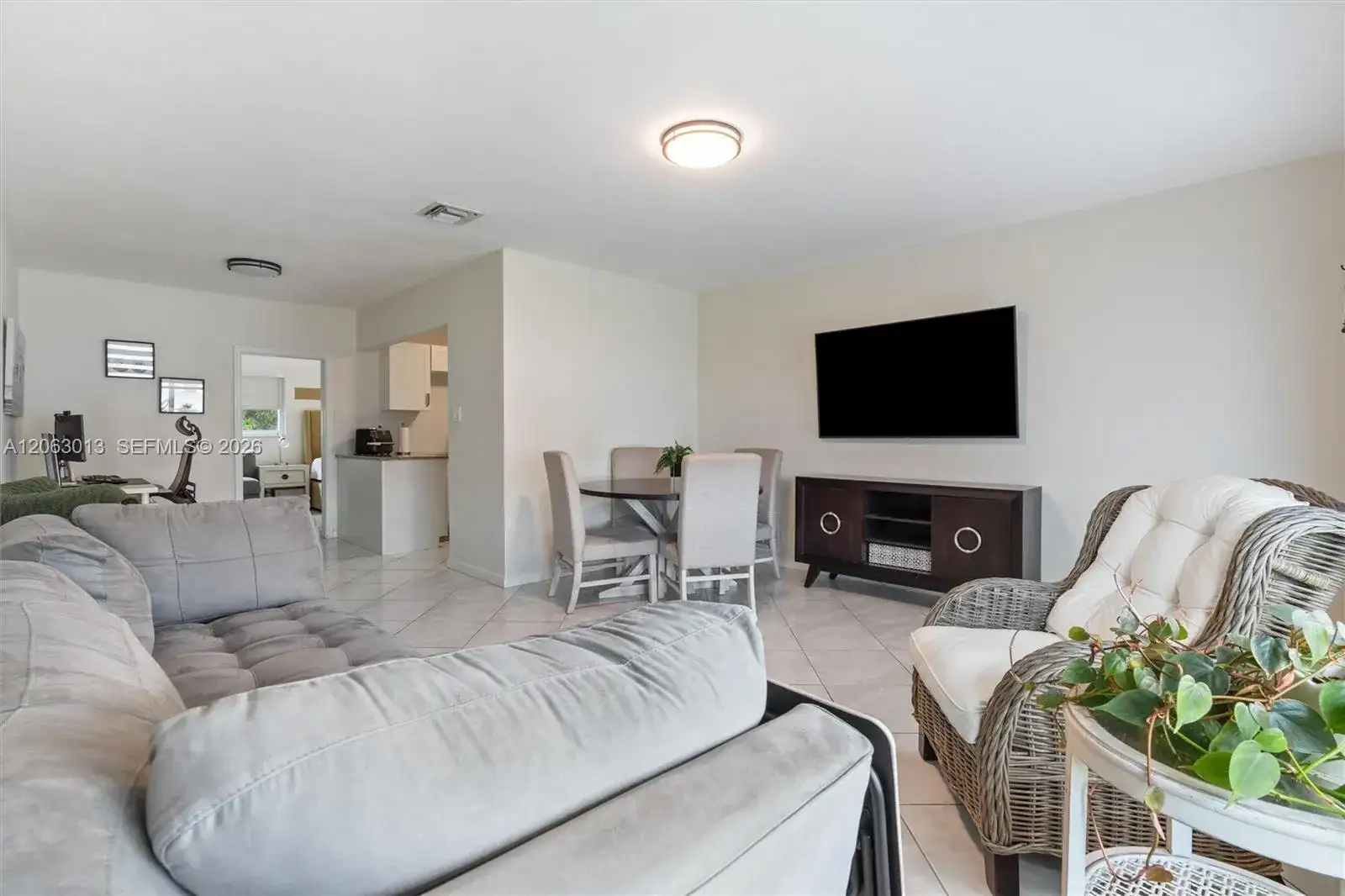 5713 NW 87th Ave, Tamarac FL 33321 photo 3