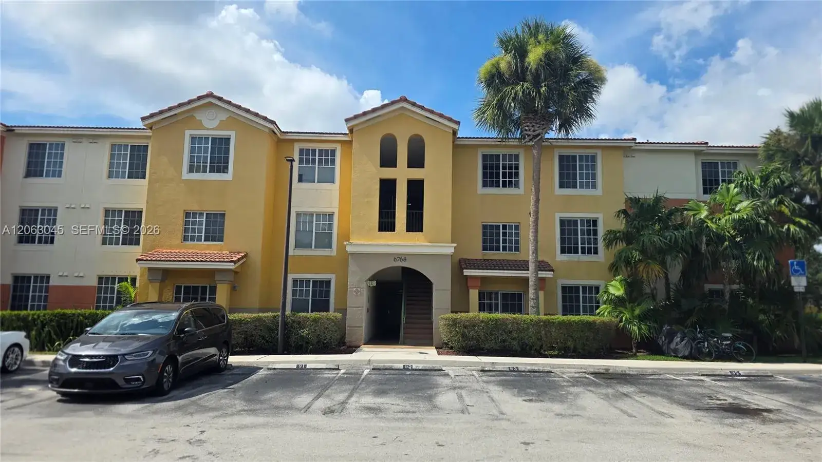 6768 Heritage Grande # 208, Boynton Beach FL 33437