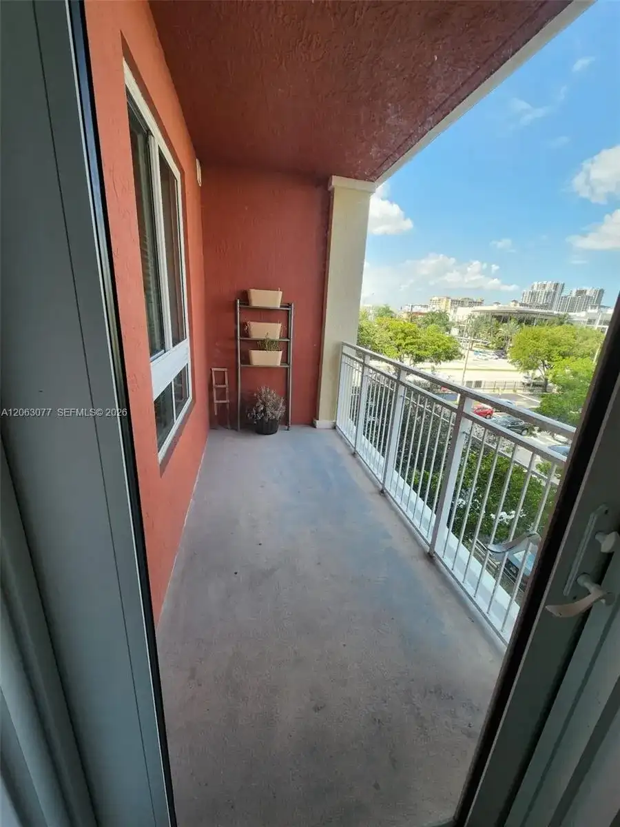 7355 SW 89th St # 425N, Miami FL 33156