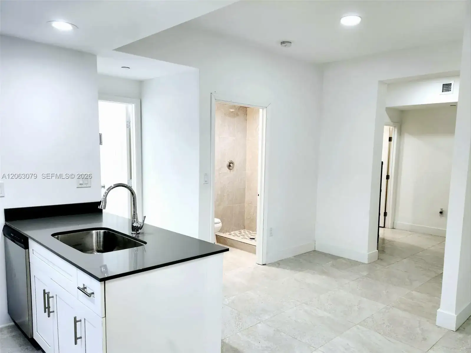 580 NW 34th St # 1, Miami FL 33127 photo 4