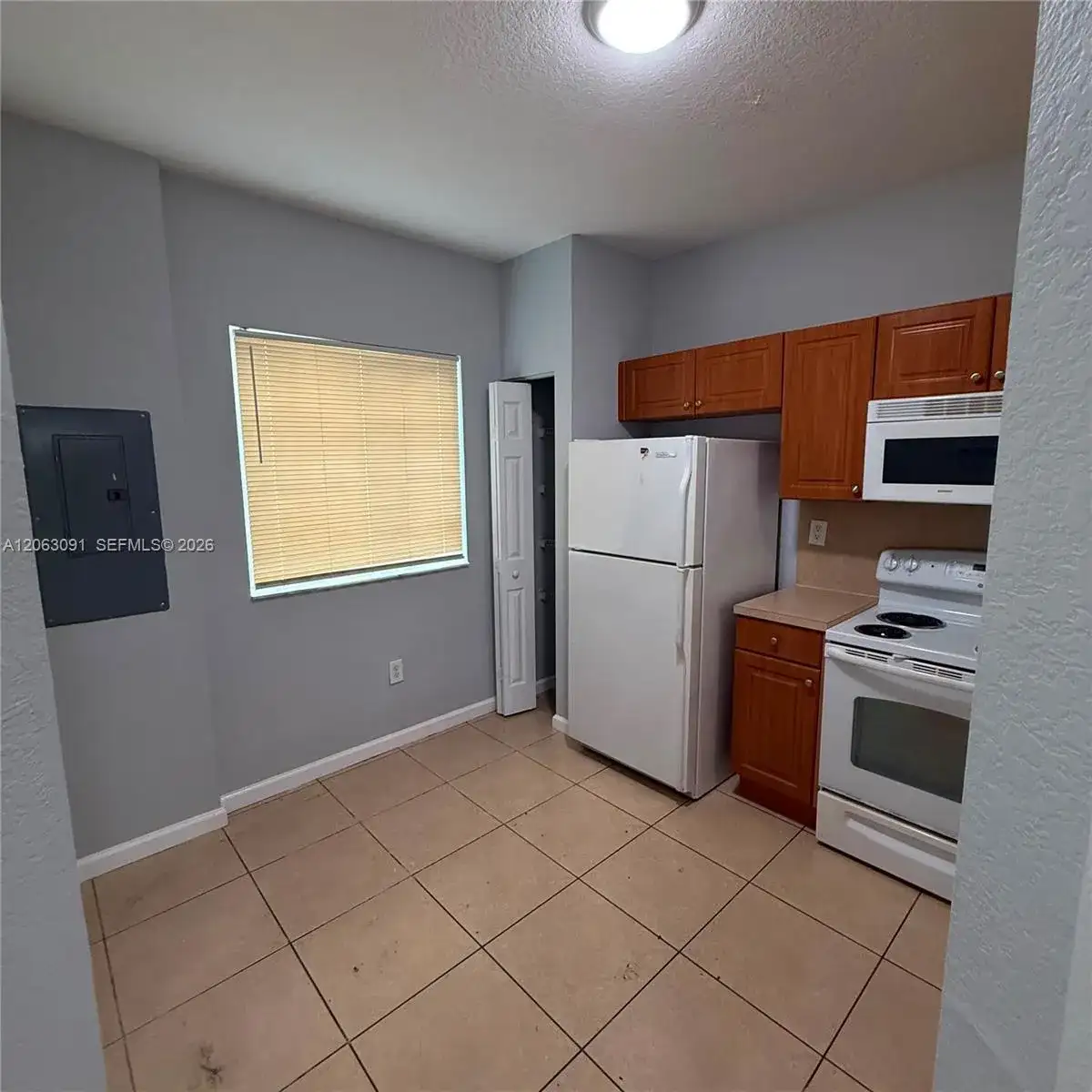 8811 S ISLES CR # 8811, Tamarac FL 33321 photo 2