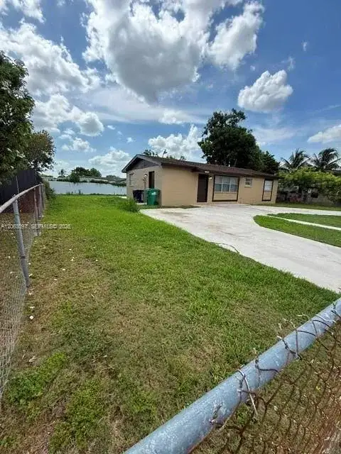 27902 SW 129th Ct, Homestead FL 33032 photo 2