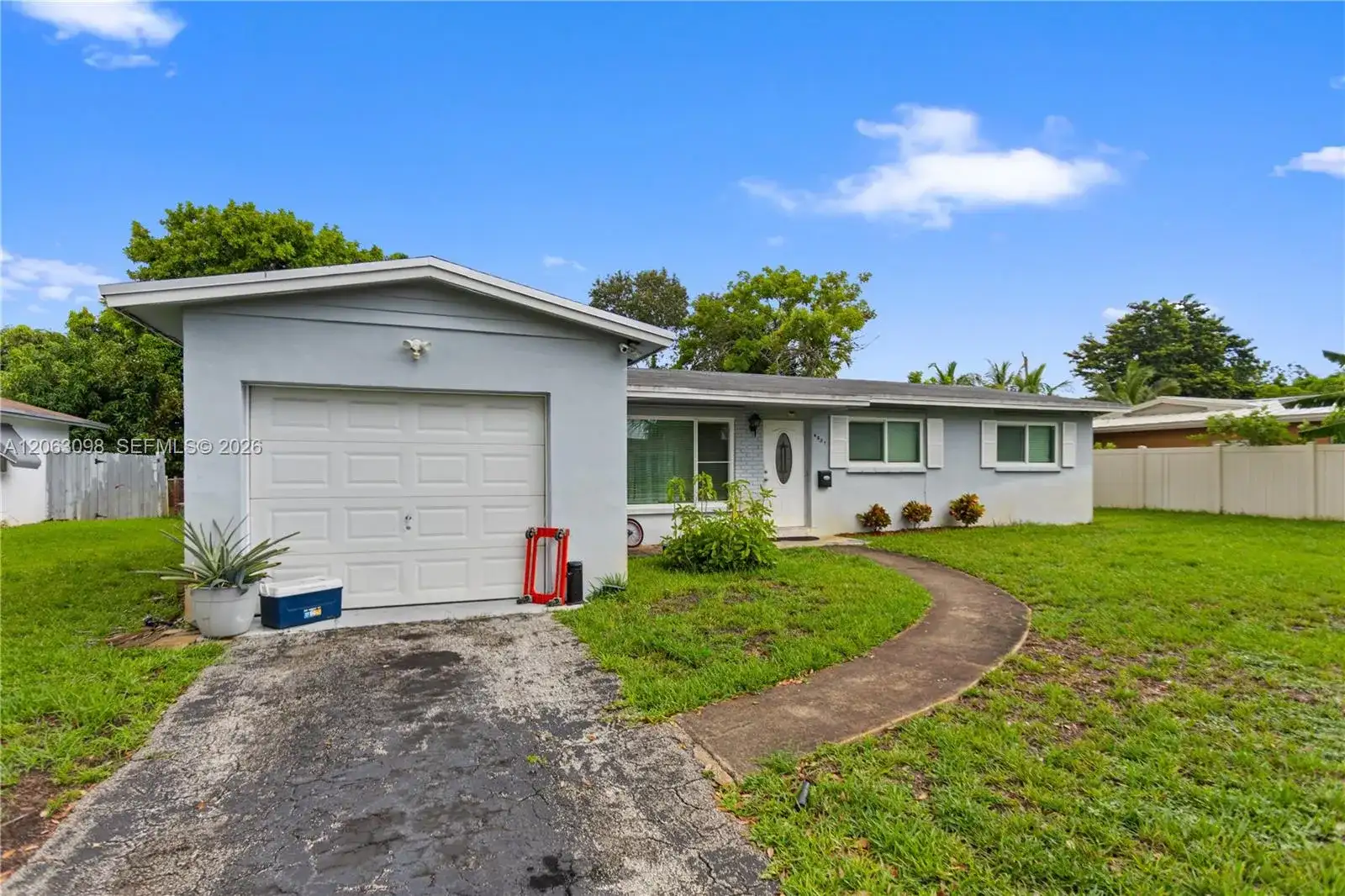 4857 NW 8th Ct, Plantation FL 33317 photo 3