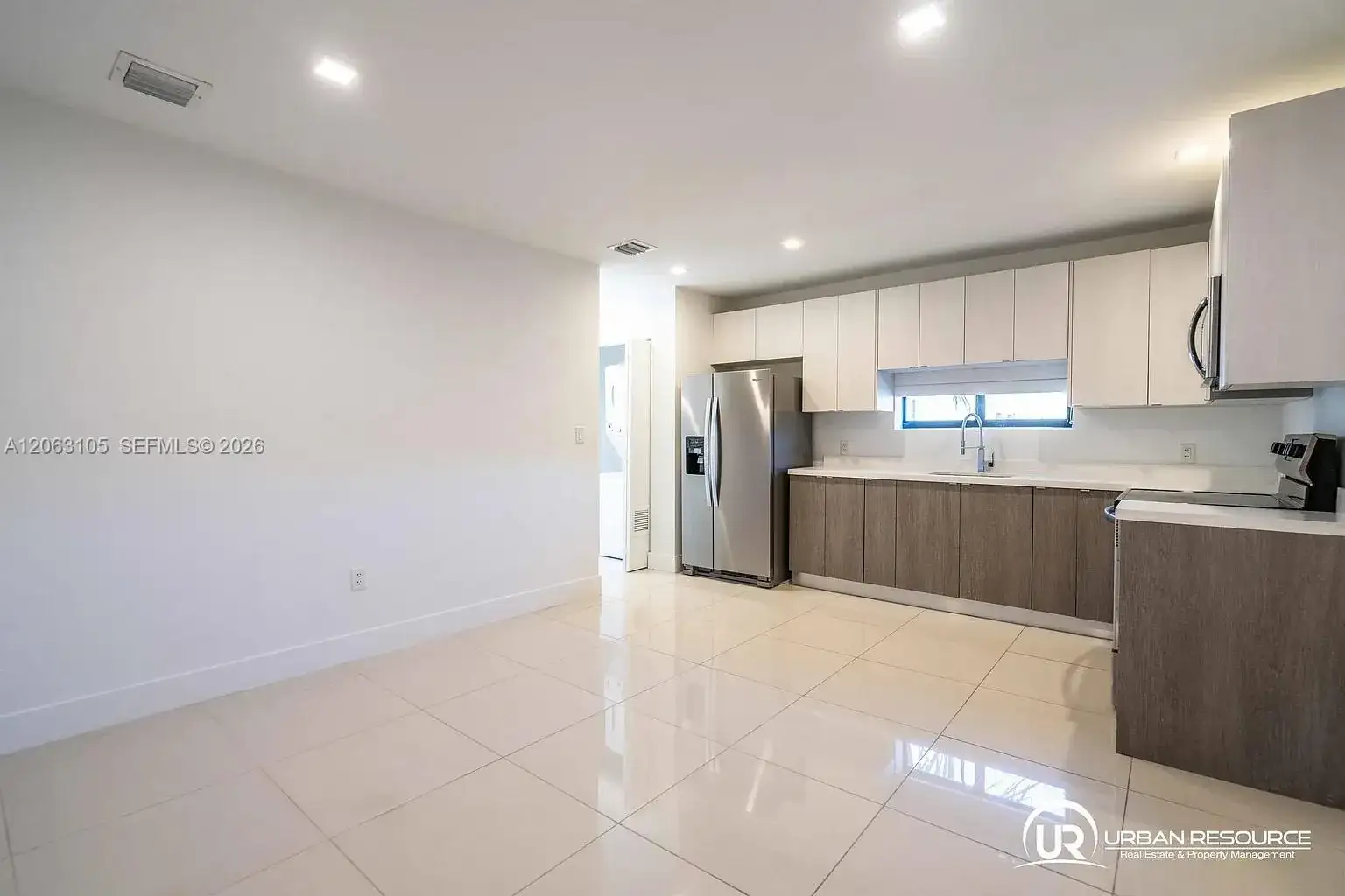 1971 Bay Dr # 124, Miami Beach FL 33141 photo 3