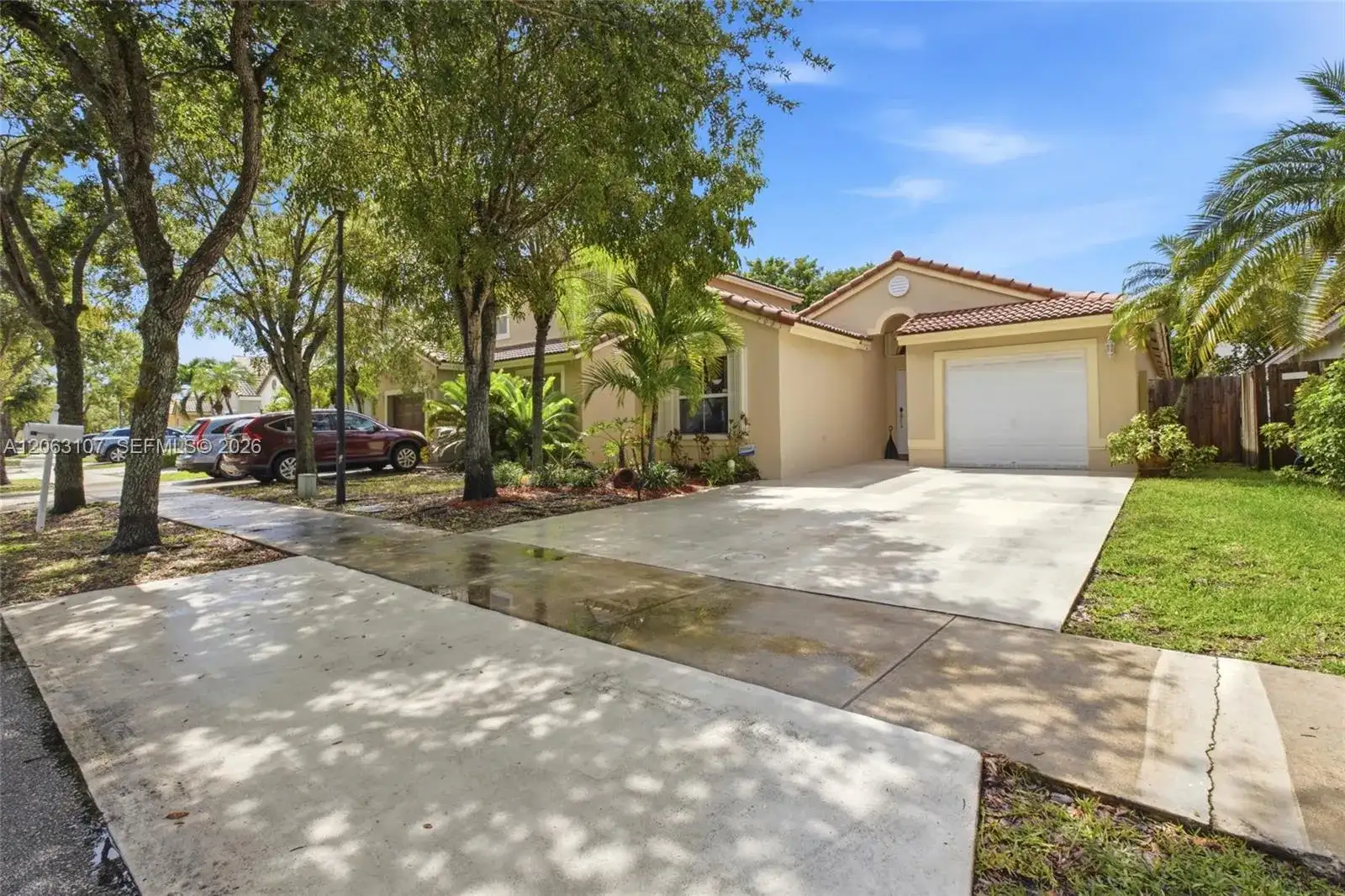 2065 SE 14th St, Homestead FL 33035 photo 2