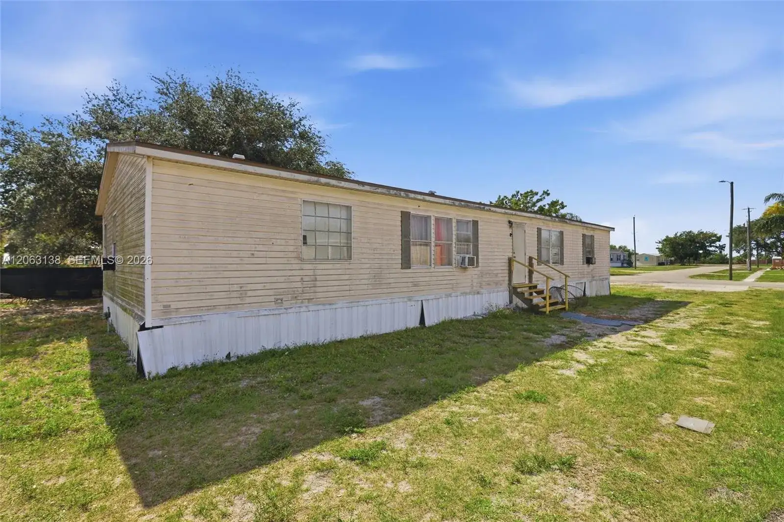 741 Alabama Ave, Clewiston FL 33440 photo 2