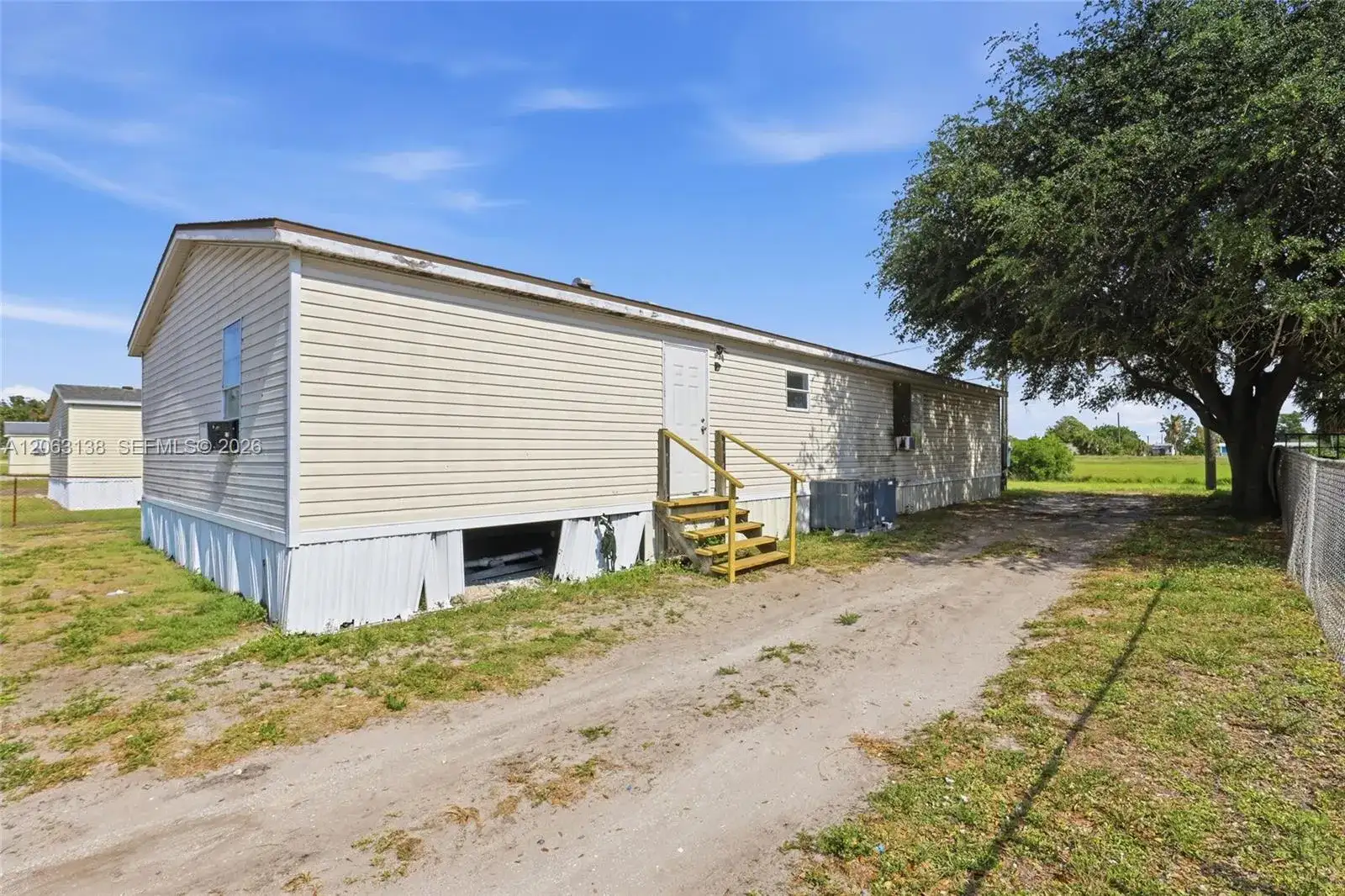 741 Alabama Ave, Clewiston FL 33440 photo 3