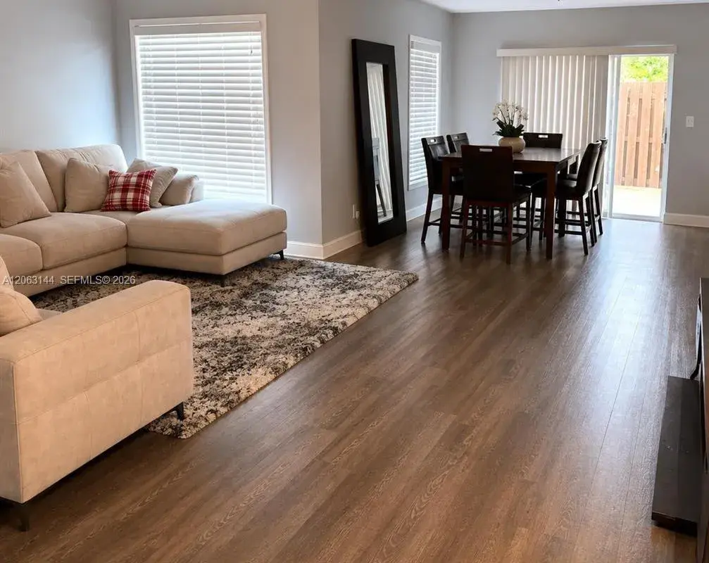 4771 Grapevine Way, Davie FL 33331