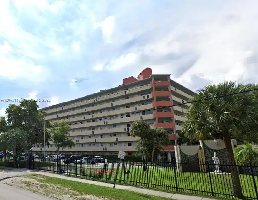 1770 NE 191st St # 1, Miami FL 33179 photo 3