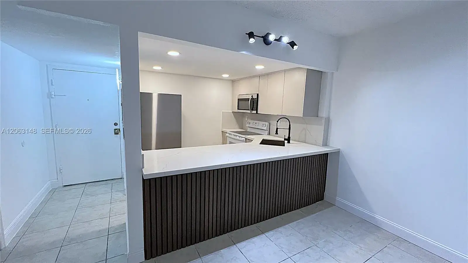 801 NW 47th Ave # 121W, Miami FL 33126 photo 2