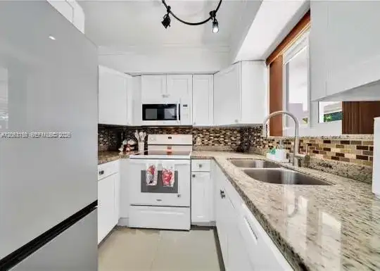 4064 NW 4th Ter, Miami FL 33126 photo 3