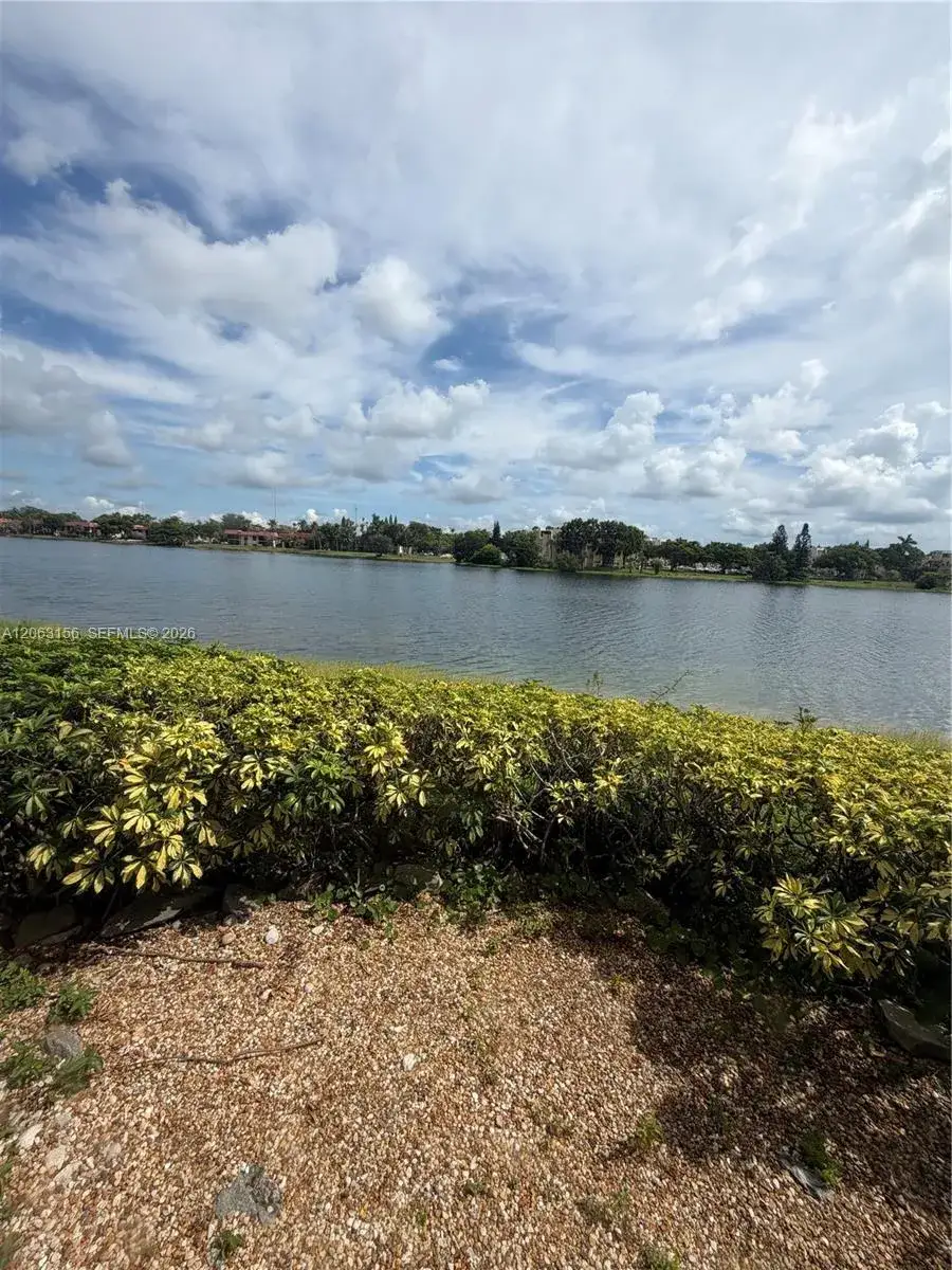 873 NE 195th St # 107, Miami FL 33179