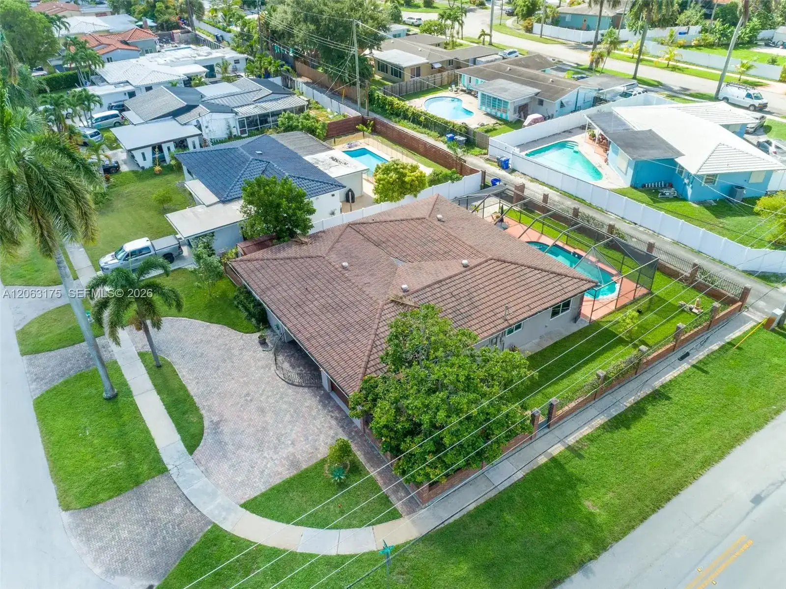 3134 Pierce St, Hollywood FL 33021 photo 2