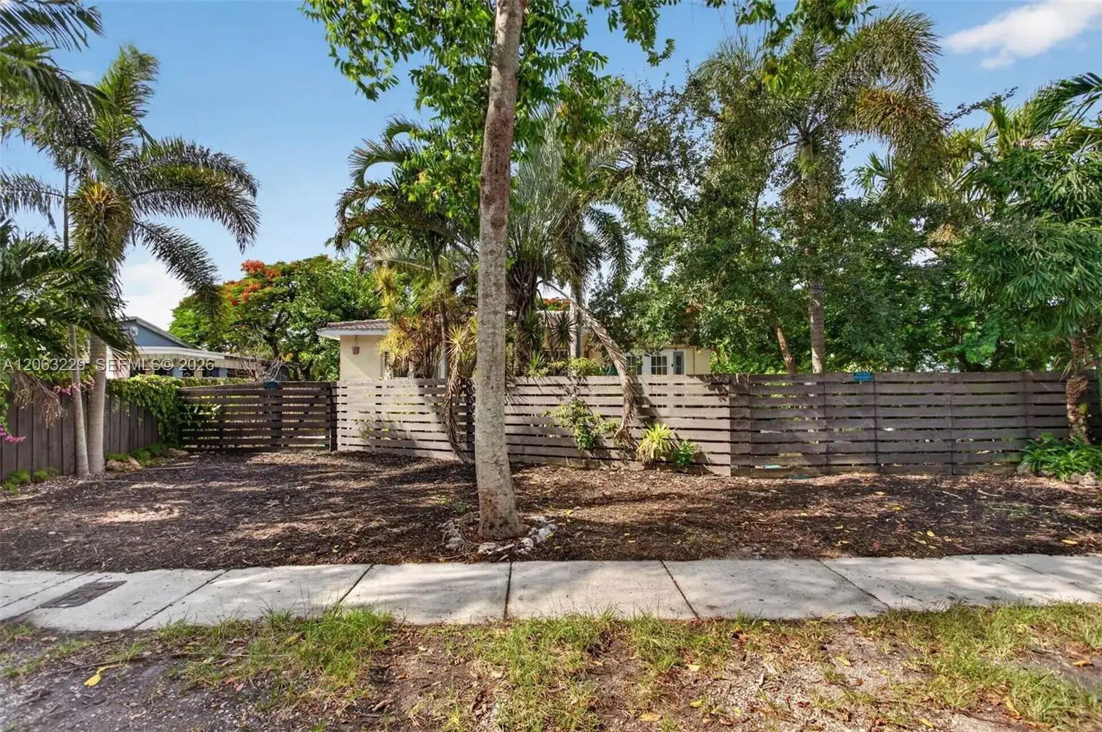 732 NW 18th St, Fort Lauderdale FL 33311 photo 3