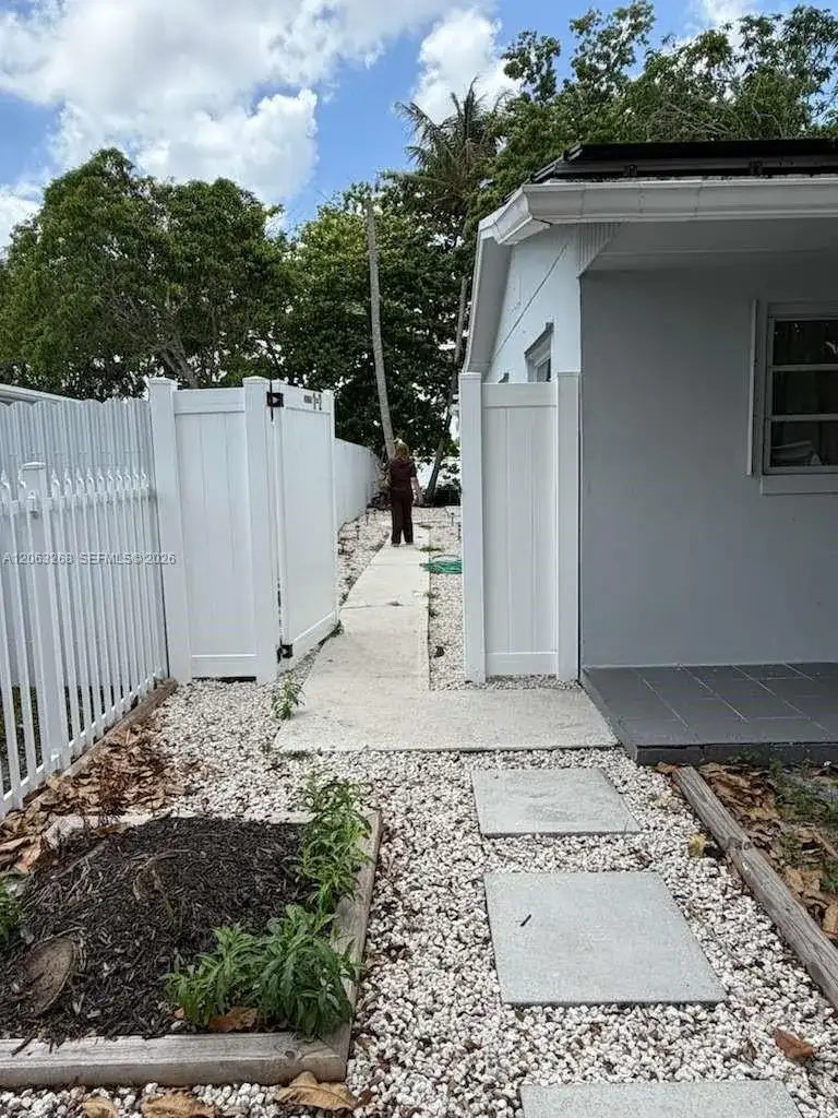 20302 NW 39th Ct, Miami Gardens FL 33055 photo 5