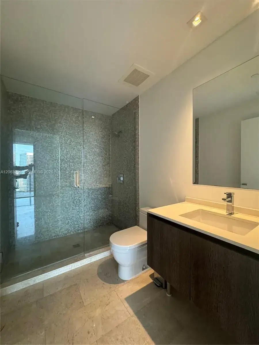 88 SW 7th St # 2403, Miami FL 33130 photo 4