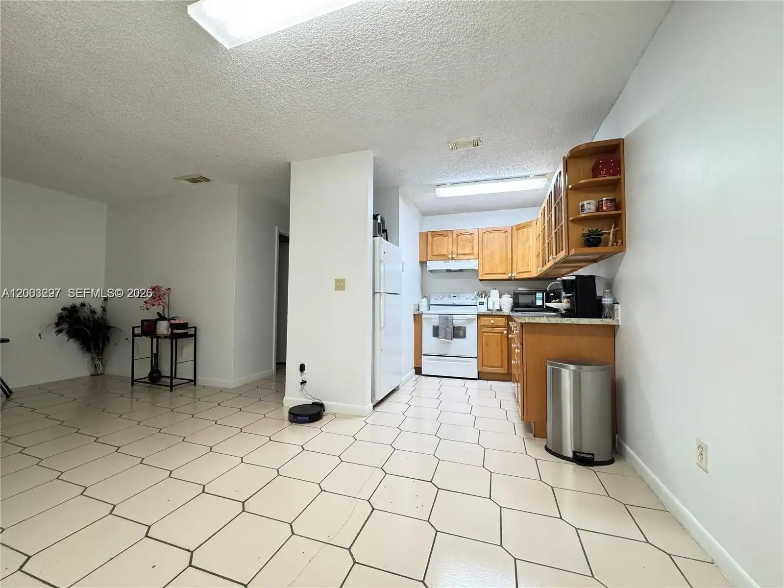10765 SW 4th St # 8, Sweetwater FL 33174 photo 2