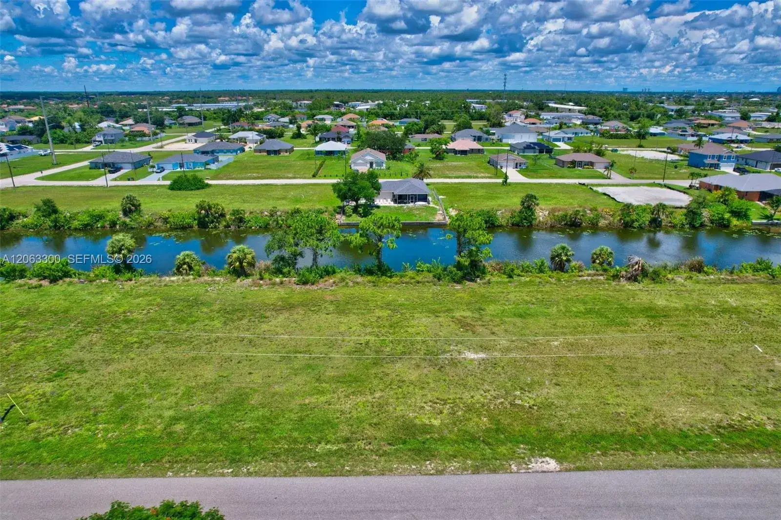 2625 NE 5th, Cape Coral FL 33909 photo 2
