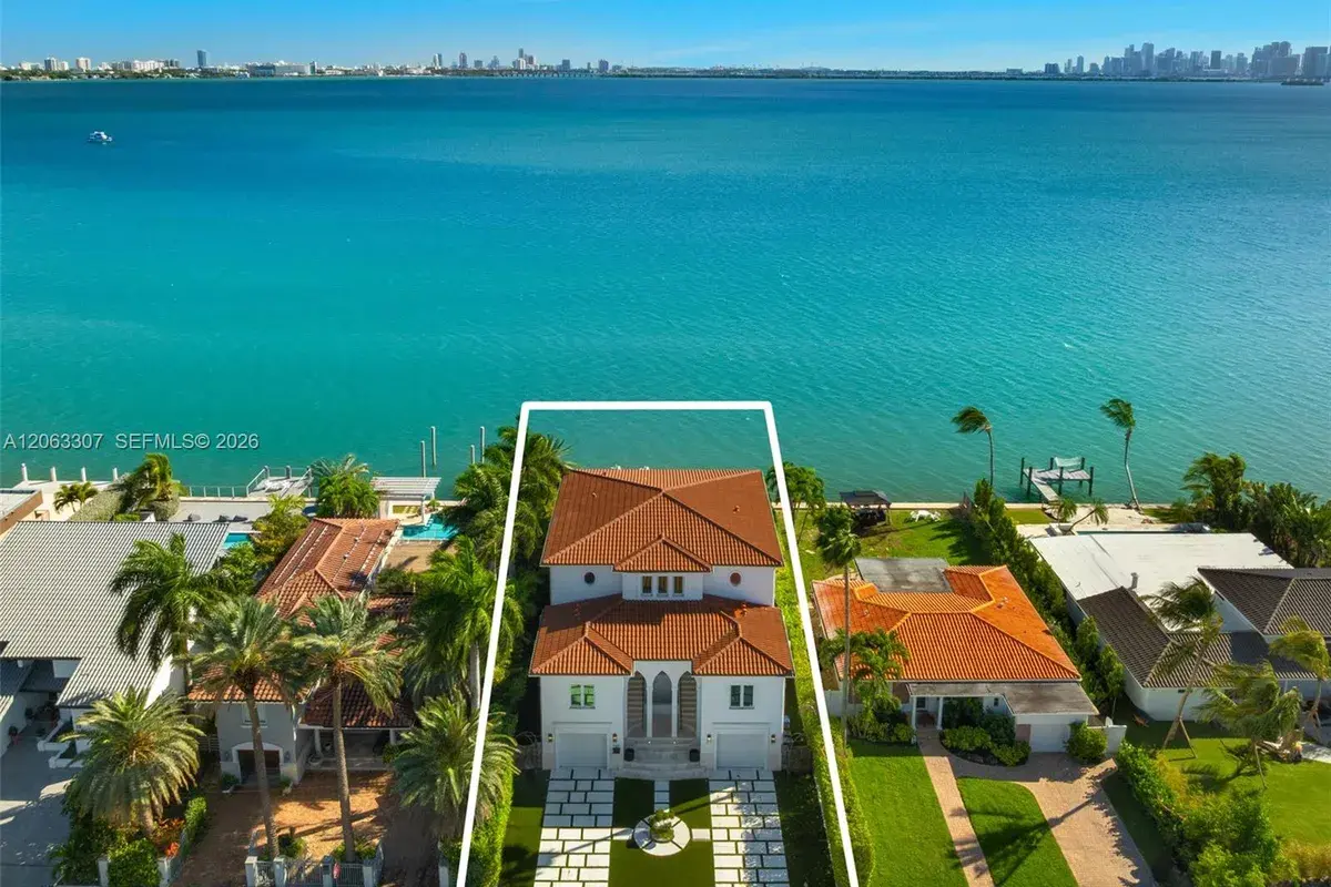 1460 S Treasure Dr, North Bay Village FL 33141