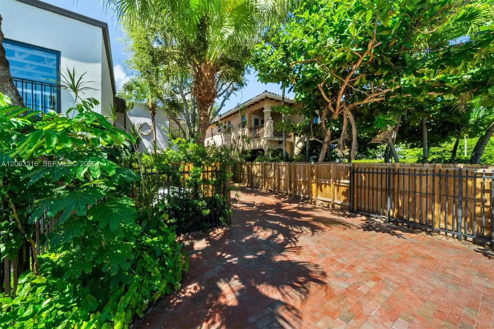3145 Jackson Ave, Miami FL 33133 photo 2