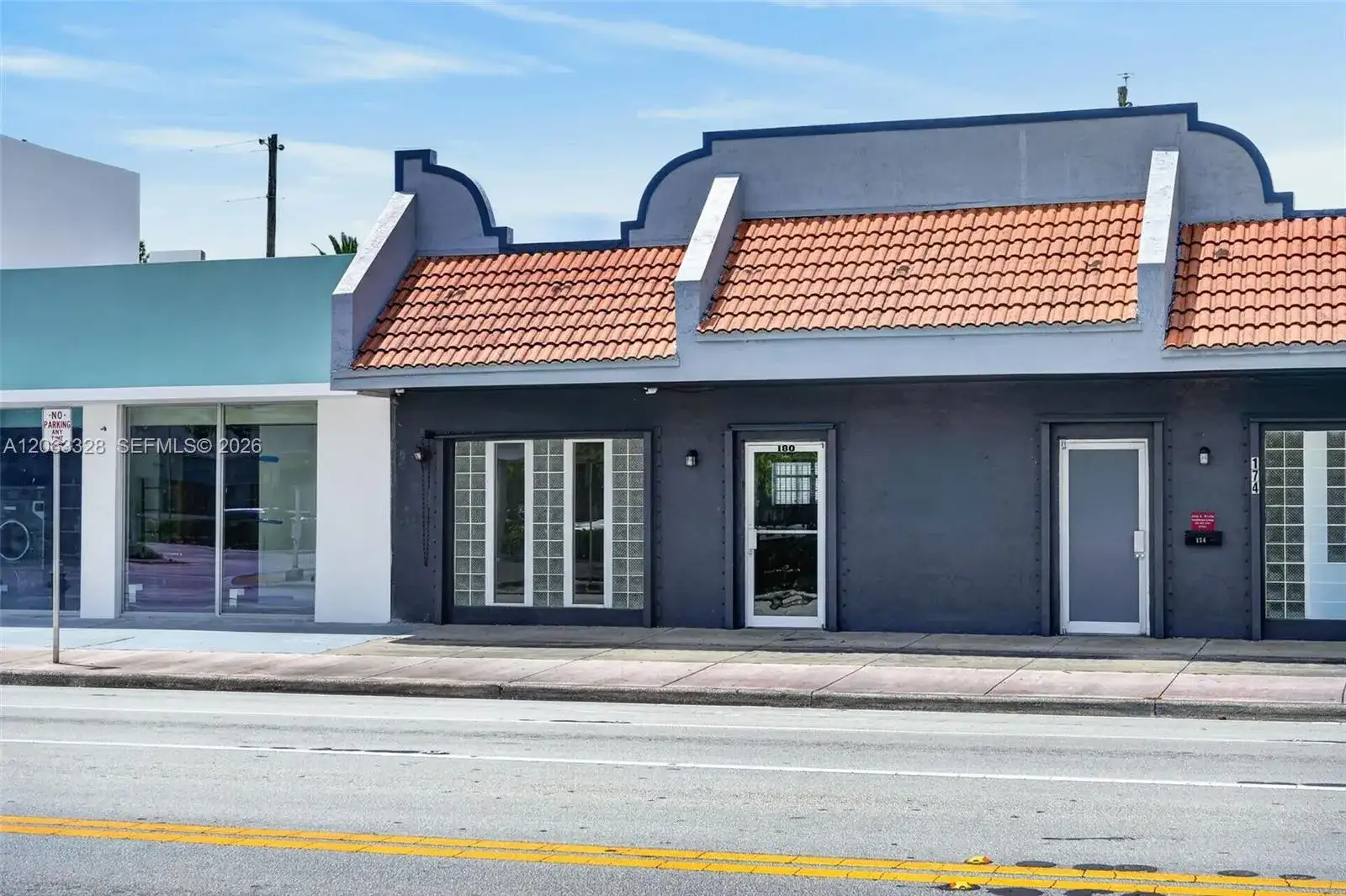 180 Hialeah Dr, Hialeah FL 33010 photo 2