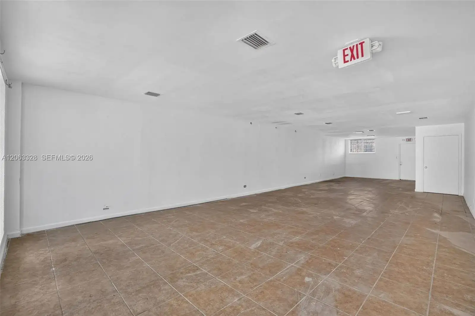 180 Hialeah Dr, Hialeah FL 33010 photo 3